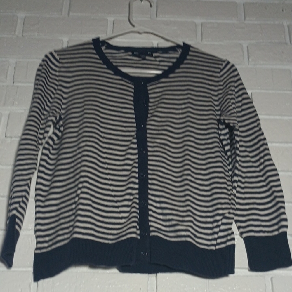 GAP Striped Navy and White Women's Sweater Size Medium